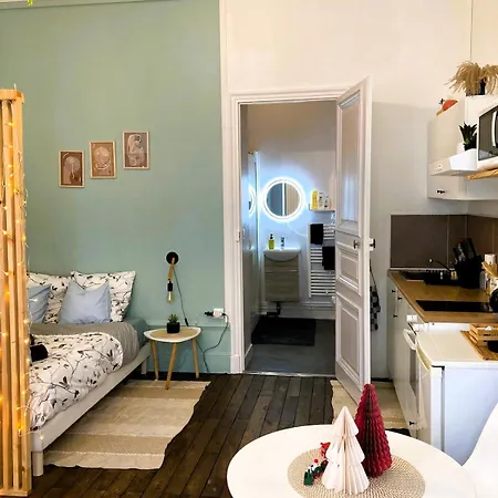 Proche Centre アパート